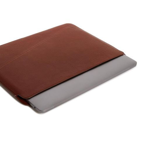 Decoded Leather Frame Sleeve for Macbook 13 inch - Cinnamon Brown
